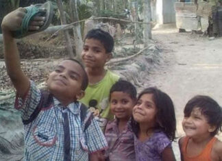 netijans fidha with childrens photo
