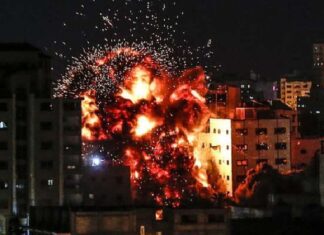 As Gaza Fighting Intensifies, Israelis and Palestinians Bury Their Dead Video