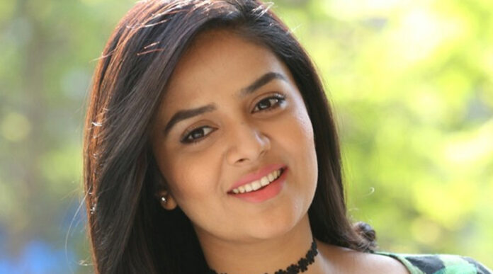 Sree Mukhi Latest news, Telugu Anchor news, Patas Show News, Newsxpressonline